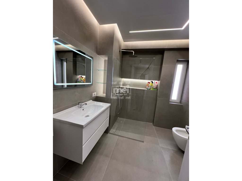 SHITET APARTAMENT 2+1 TEK VILA E ZOGUT!