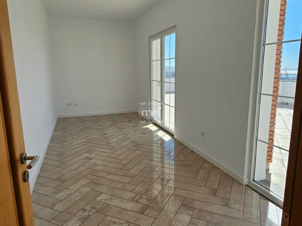 SHITET APARTAMENT 3+1+3 ME VERANDE - TEK MARKATA!