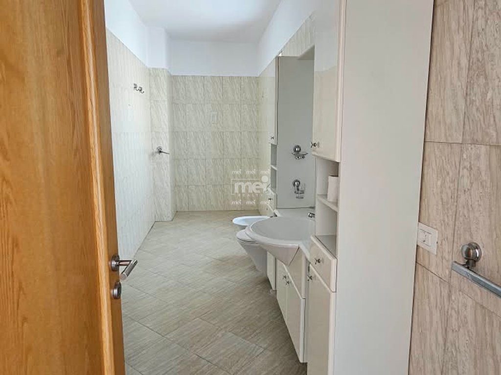 SHITET APARTAMENT 3+1+3 ME VERANDE - TEK MARKATA!