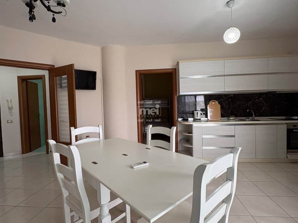 JEPET ME QIRA APARTAMENT 1+1,NE PLAZH!