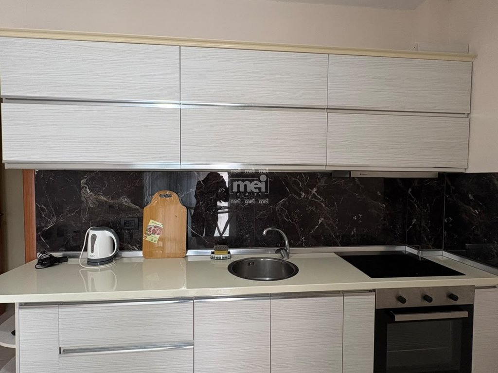 JEPET ME QIRA APARTAMENT 1+1,NE PLAZH!