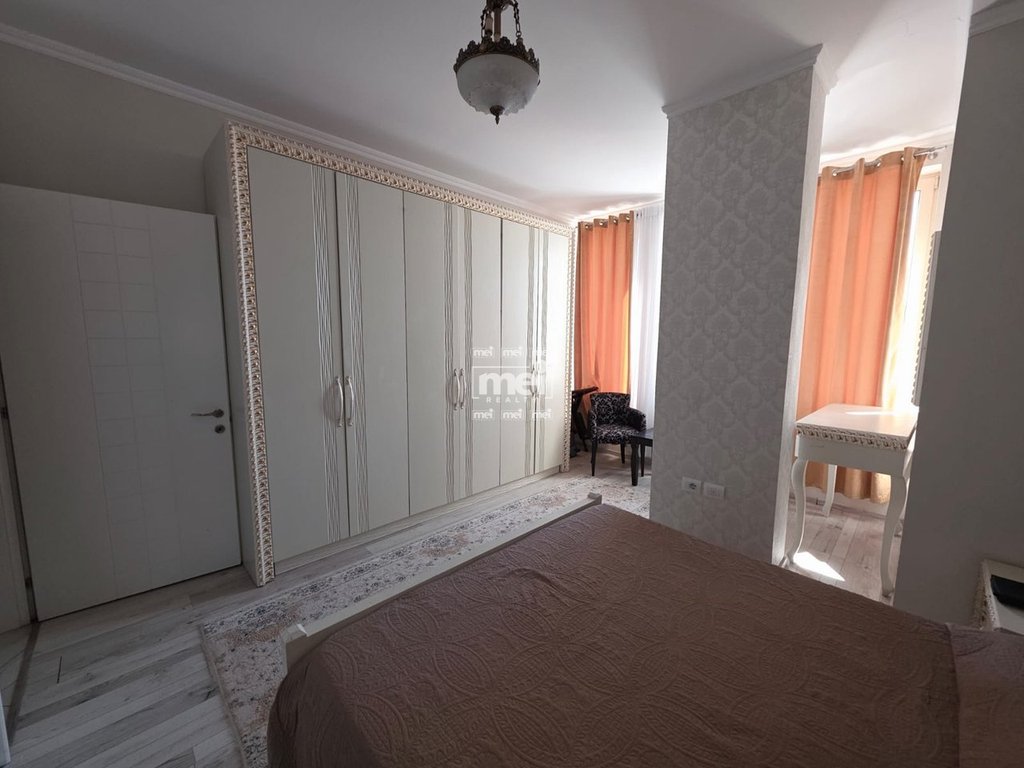 JEPET APARTAMENT ME QIRA 2+1 NE QENDER TE DURRESIT ME PAMJE DETI