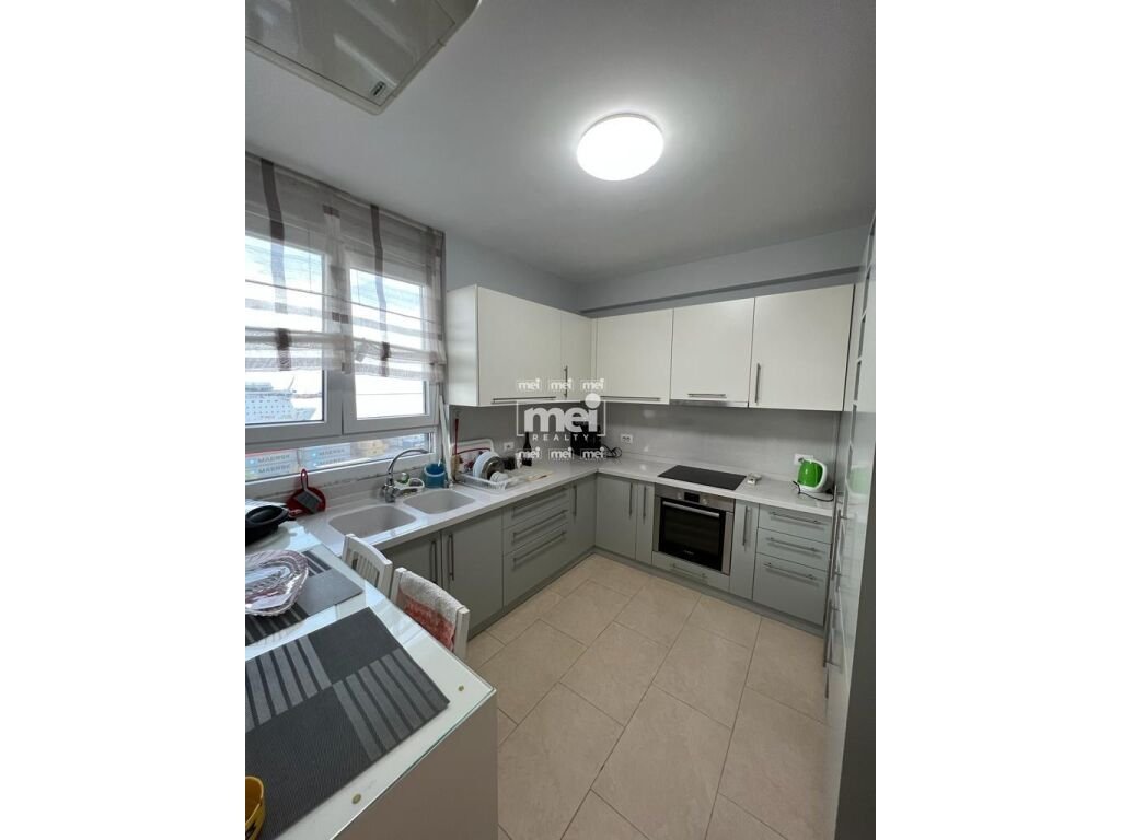 JEPET ME QIRA APARTAMENT 3+1+2 TEK RRUGA E RE E PORTIT!