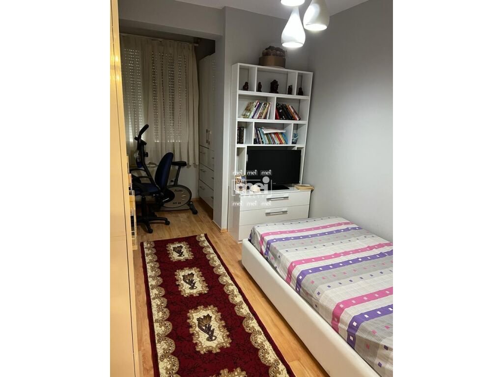 JEPET ME QIRA APARTAMENT 3+1+2 TEK RRUGA E RE E PORTIT!