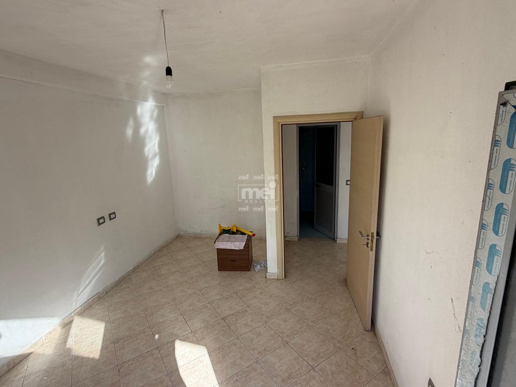 SHITET APARTAMENT 1+1 TE SHKËMBI I KAVAJËS!