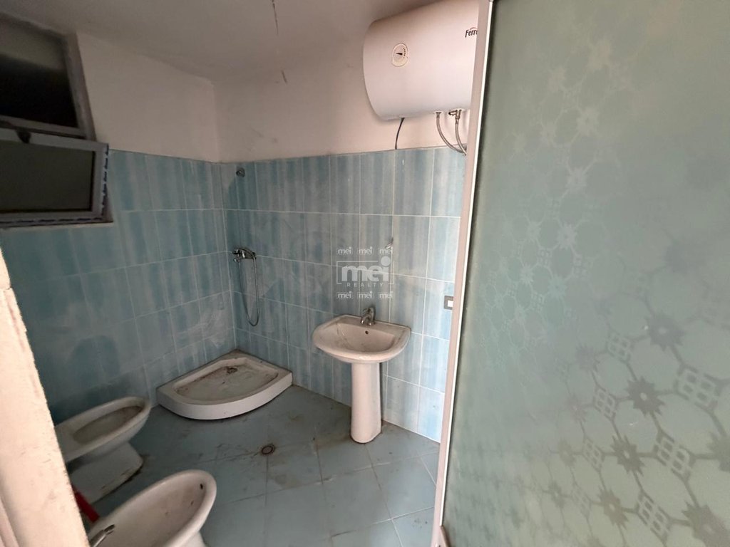 SHITET APARTAMENT 1+1 TE SHKËMBI I KAVAJËS!