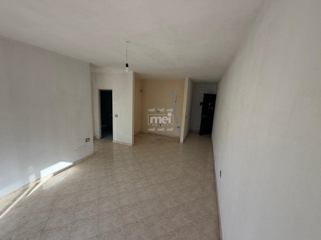 SHITET APARTAMENT 1+1 TE SHKËMBI I KAVAJËS!