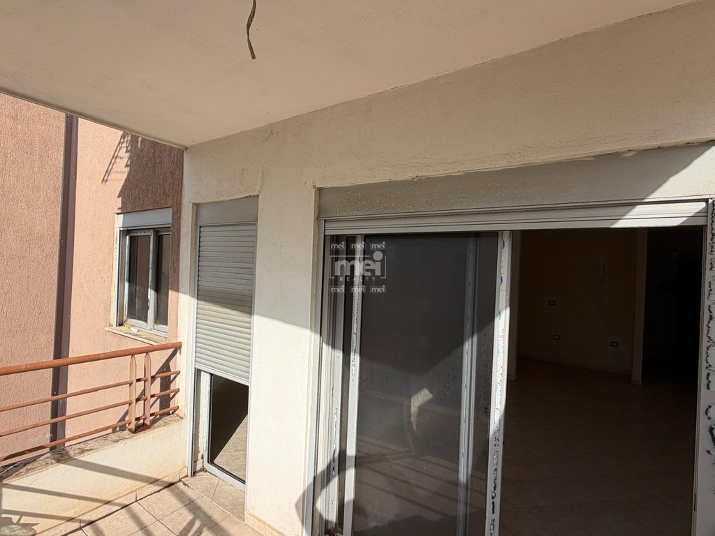 SHITET APARTAMENT 1+1 TE SHKËMBI I KAVAJËS!