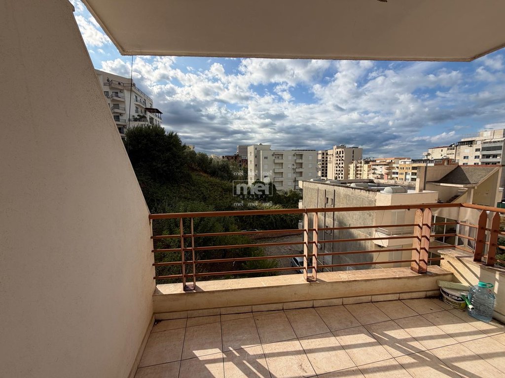 SHITET APARTAMENT 1+1 TE SHKËMBI I KAVAJËS!