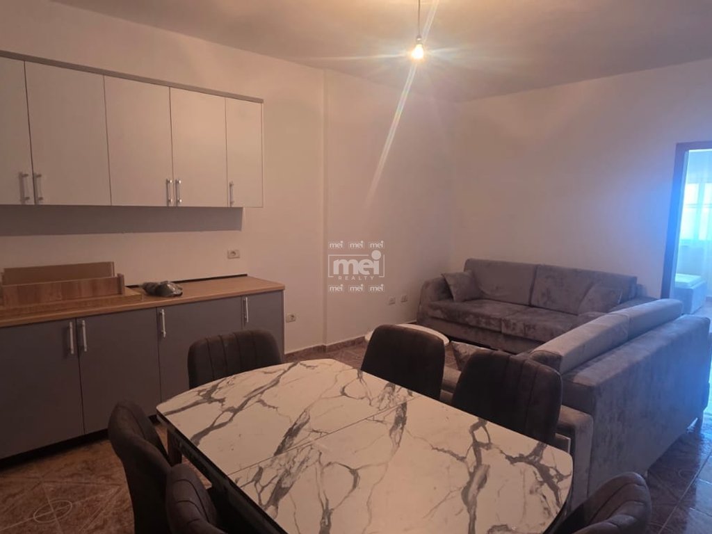 JEPET ME QIRA APARTAMENT 2+1 TE CEZMA E FERRËS NE DURRES!