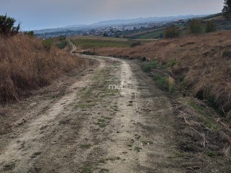 SHITET TOKE 6,900 M²,NE SHIJAK!