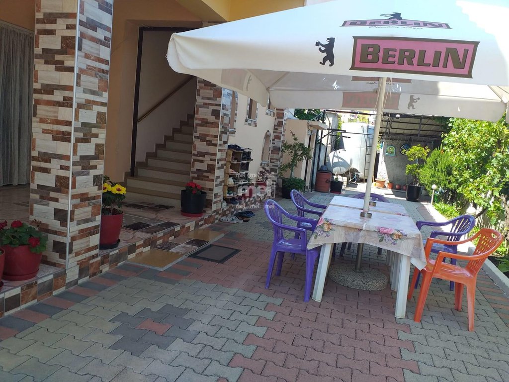 JEPET ME QIRA APARTAMENT 3+1+3,NE PLAZH!