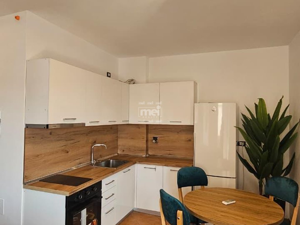 SHITET APARTAMENT 1+1 TEK SHKEMBI KAVAJES ME PAMJE DETI!