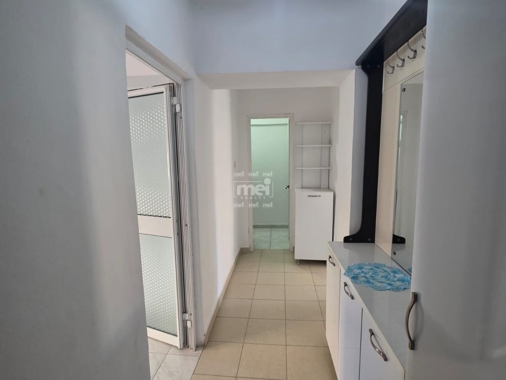 JEPET ME QIRA APARTAMENT 1+1 PRANË DREJTORISË SË POLICISË, DURRËS