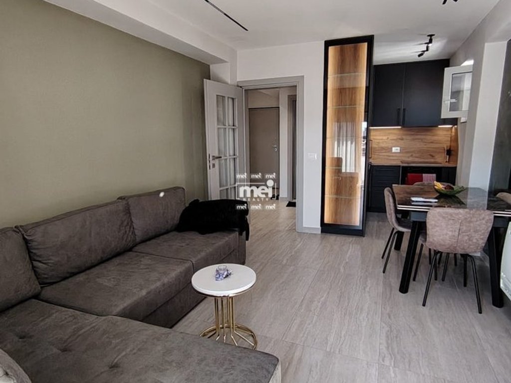 JEPET ME QIRA APARTAMENT 2+1 PRANE UJESJELLESIT!