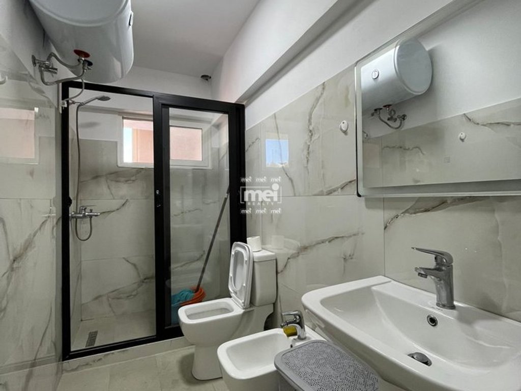 SHITET APARTAMENT 1+1 PRANE SHKOLLES EFTALI KOCI, DURRES!