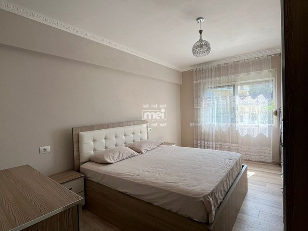 SHITET APARTAMENT 1+1 PRANE SHKOLLES EFTALI KOCI, DURRES!