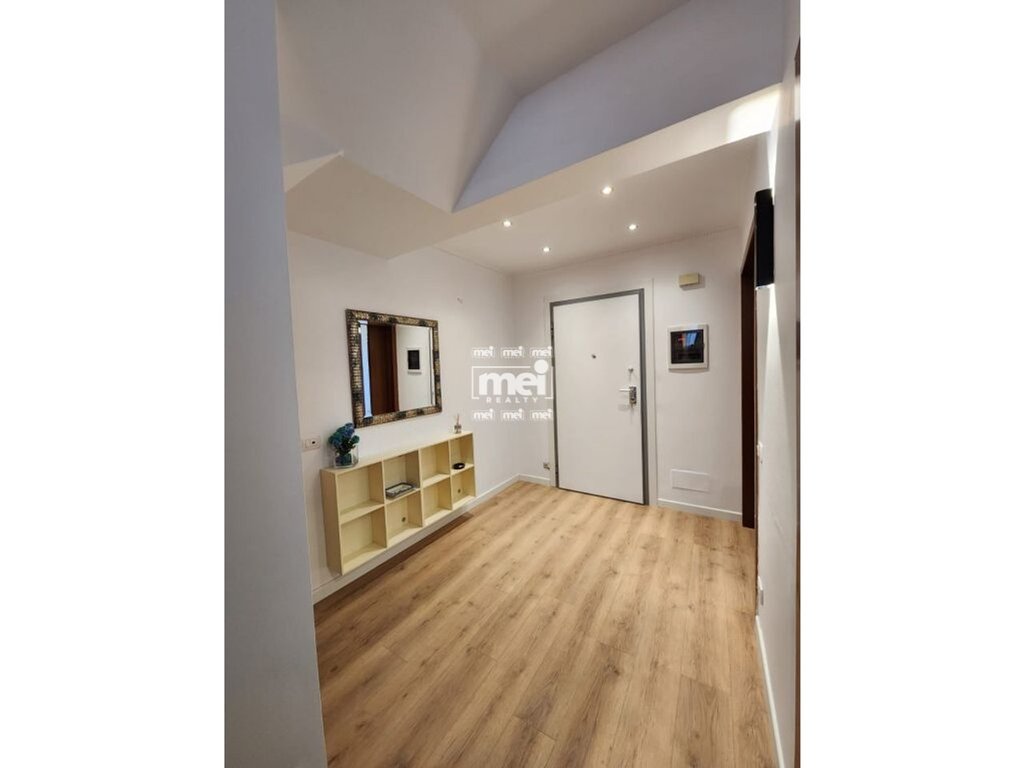 JEPET ME QIRA TRIPLEX ME PAMJE NGA DETI TEK VILA E ZOGUT! + 2 POSTE PARKIMI!