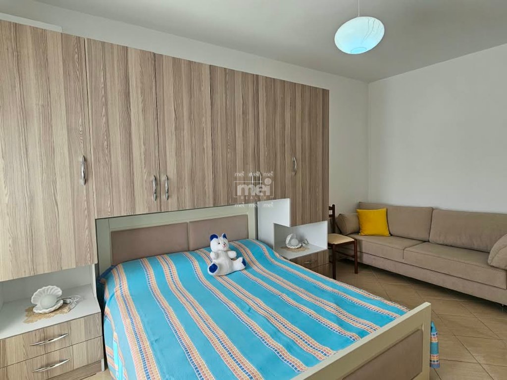SHITET APARTAMENT 1+1 PRANË KAMELIAS, SHKËMBI I KAVAJËS!