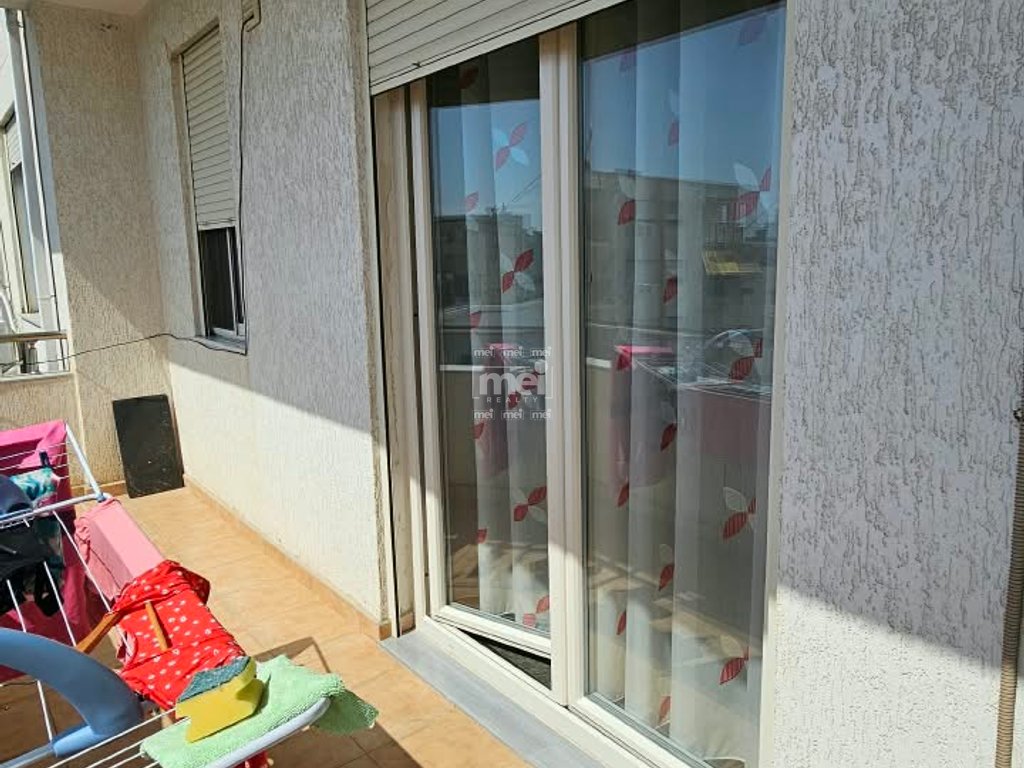 SHITET APARTAMENT 1+1 PRANË KAMELIAS, SHKËMBI I KAVAJËS!