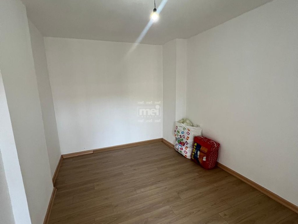 JEPET ME QIRA APARTAMENT 2+1 PRANË STACIONIT TË TRENIT,DURRËS!