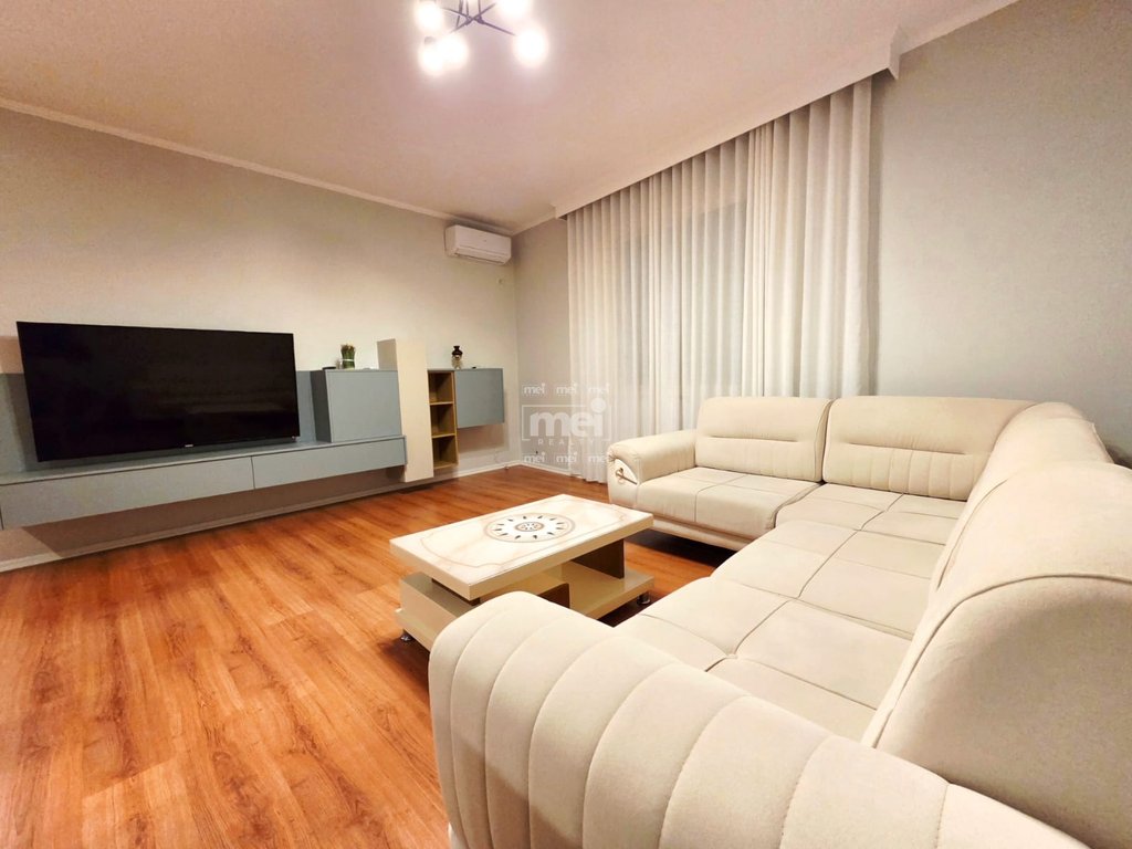 JEPET ME QIRA APARTAMENT  2+1 TEK MUZEUMI