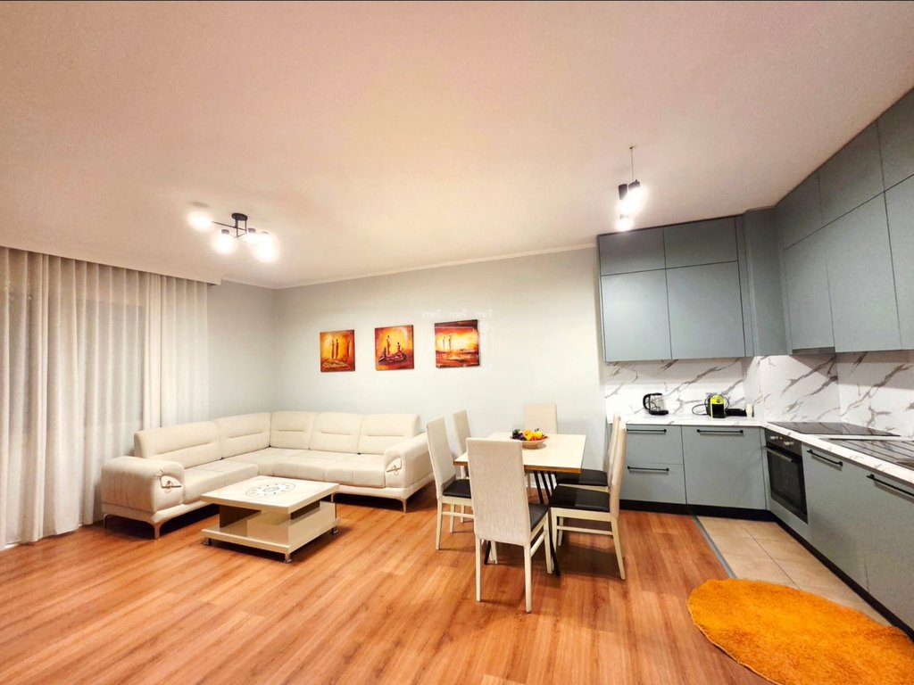 JEPET ME QIRA APARTAMENT  2+1 TEK MUZEUMI