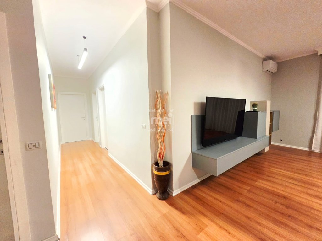 JEPET ME QIRA APARTAMENT  2+1 TEK MUZEUMI