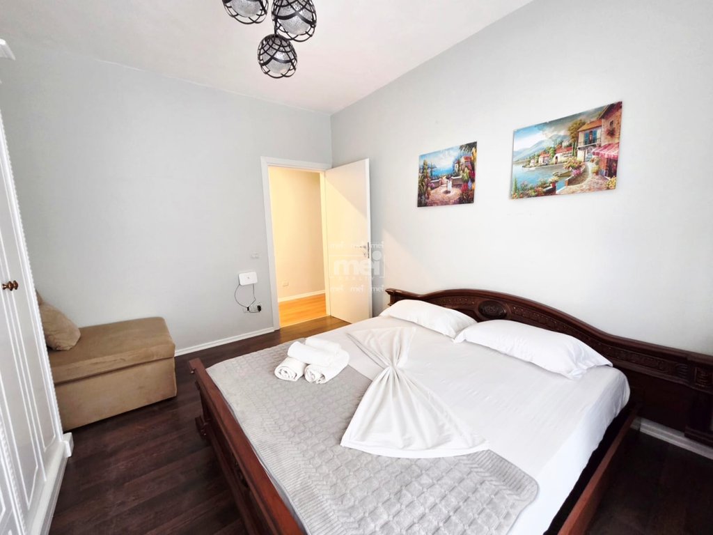 JEPET ME QIRA APARTAMENT  2+1 TEK MUZEUMI
