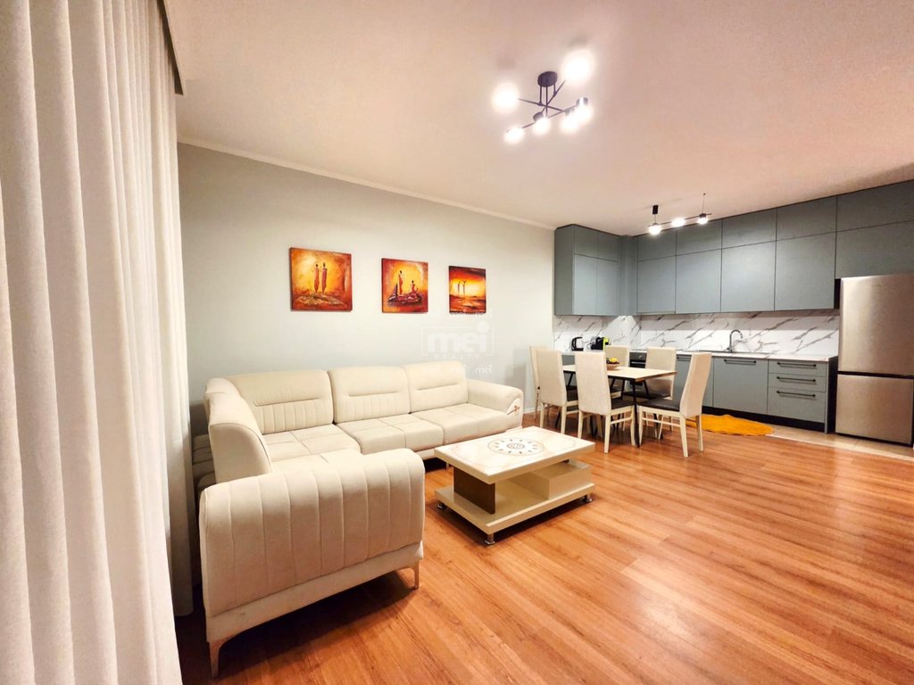 JEPET ME QIRA APARTAMENT  2+1 TEK MUZEUMI