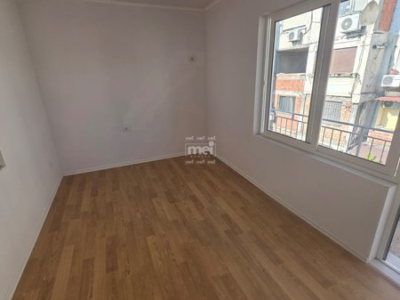 SHITET APARTAMENT 2+1 + BALLKON PRANE SPITALIT!