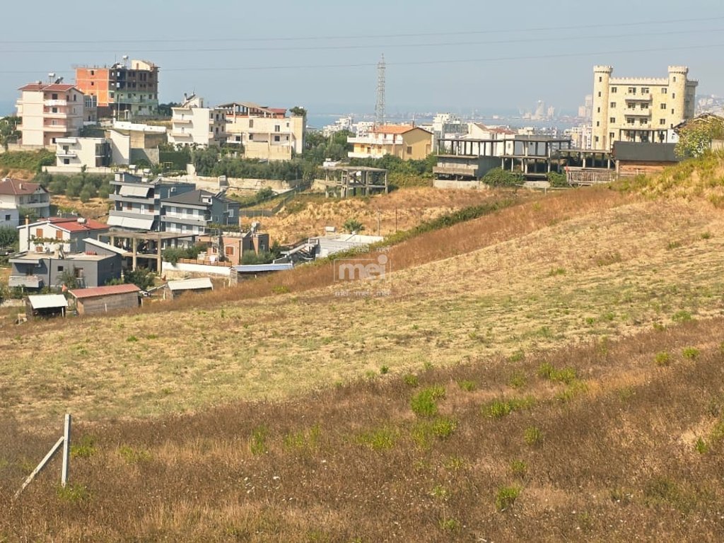 SHITET TOKË ARË 1000 M² NË KODËR ARAPAJ