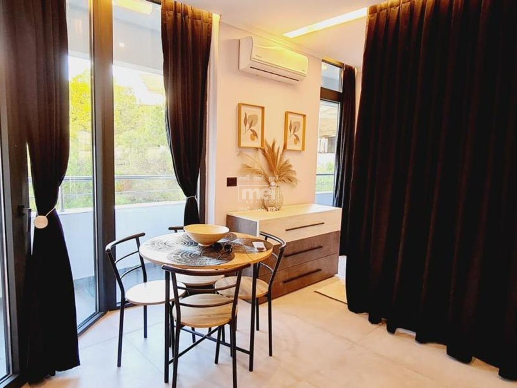 SHITET GARSONIERE NE "WHITE HILL RESIDENCE"-CURRILA!