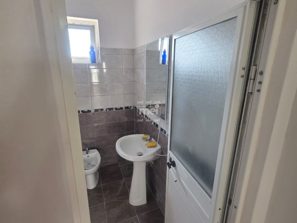 SHITET APARTAMENT 2+1 + BALLKON PRANE SPITALIT!