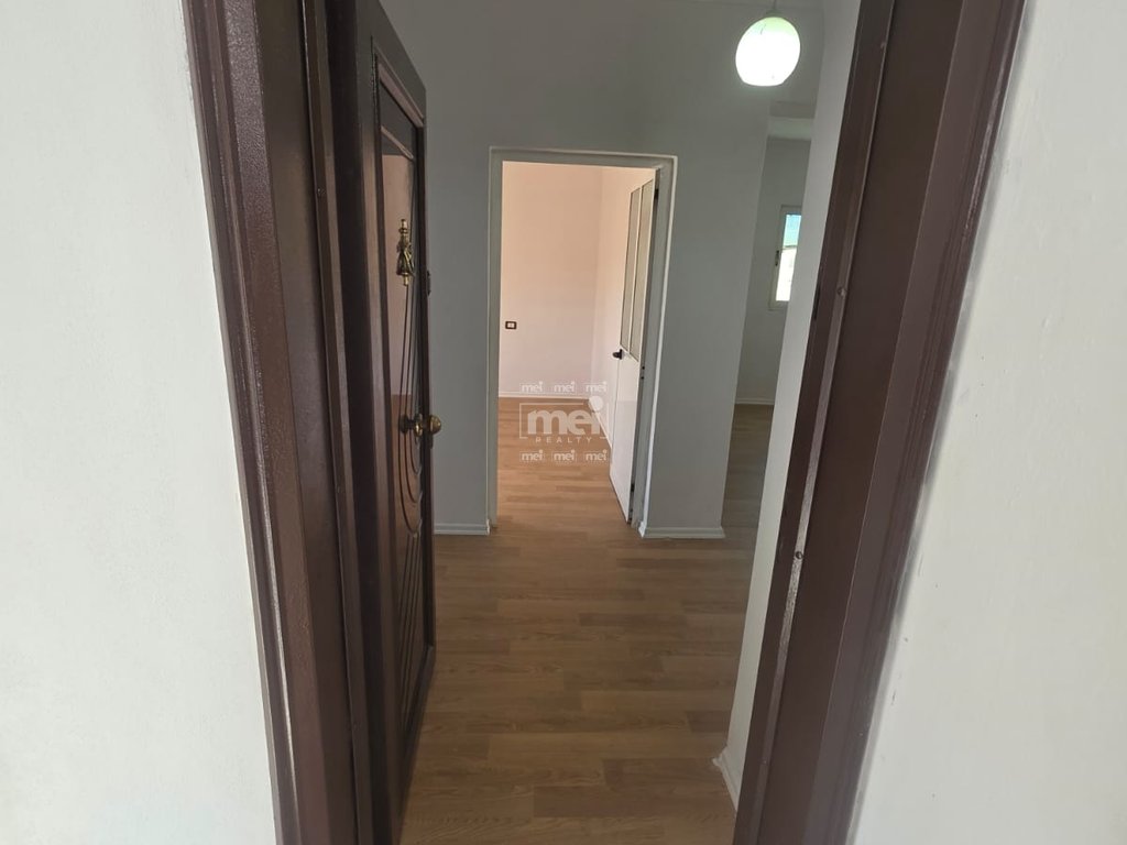 SHITET APARTAMENT 2+1 + BALLKON PRANE SPITALIT!