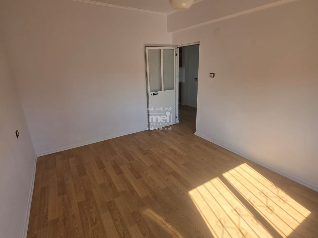 SHITET APARTAMENT 2+1 + BALLKON PRANE SPITALIT!