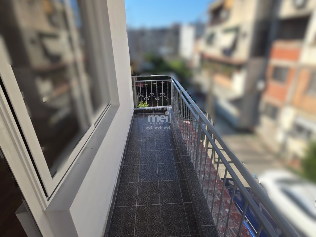 SHITET APARTAMENT 2+1 + BALLKON PRANE SPITALIT!