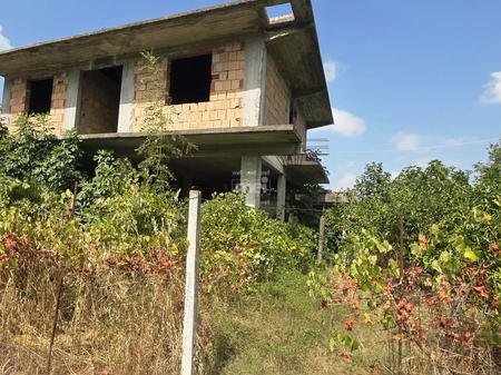 SHITEN DY SHTËPI PRIVATE NË PLAZH, DURRËS