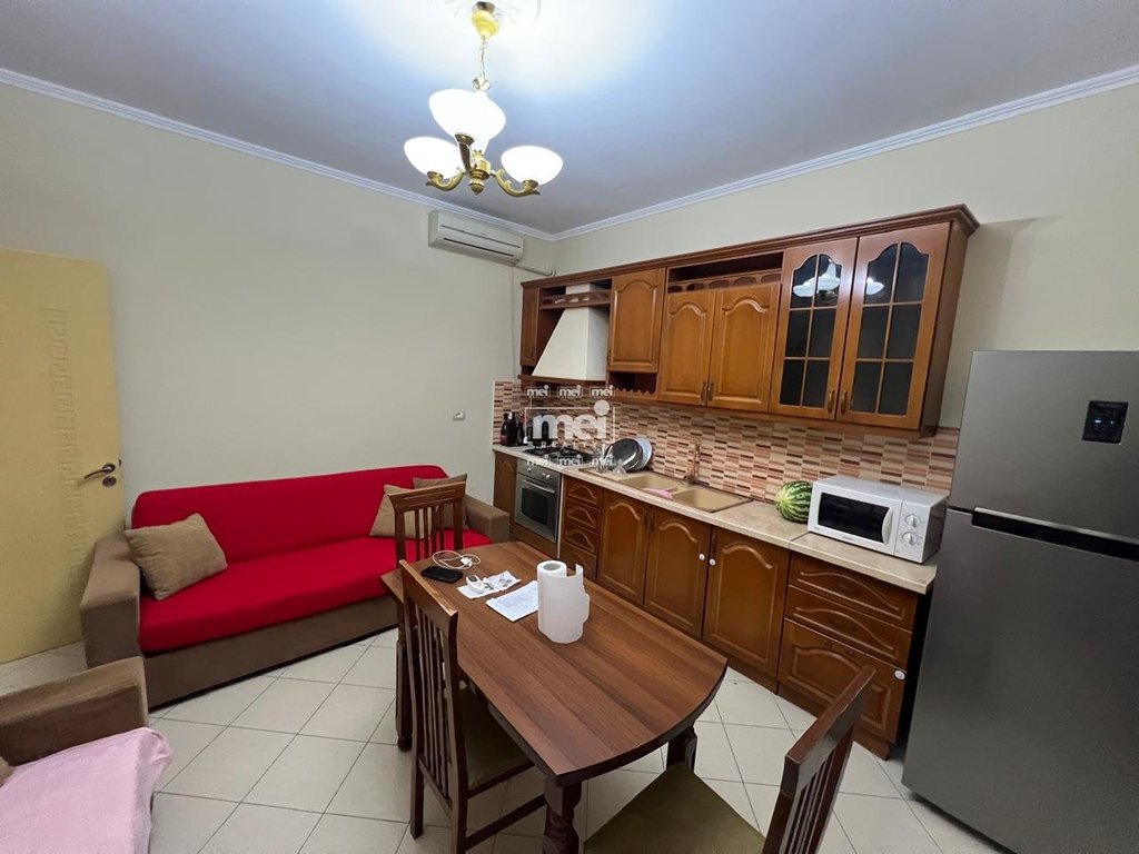 JEPET ME QIRA APARTAMENT 2+1+2+POST PARKIMI ,PRANE KRYQIT TE KUQ!