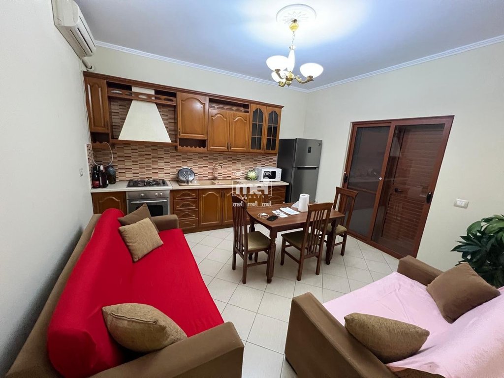 JEPET ME QIRA APARTAMENT 2+1+2+POST PARKIMI ,PRANE KRYQIT TE KUQ!