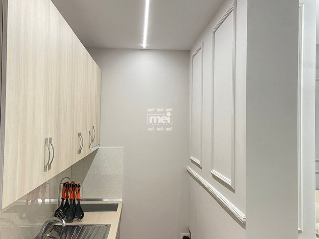 JEPET ME QIRA STUDIO TEK URA DAJLANIT!