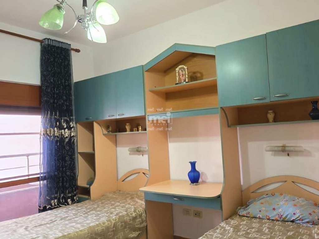 JEPET ME QERA APARTAMENT 2+1 NE QENDER!