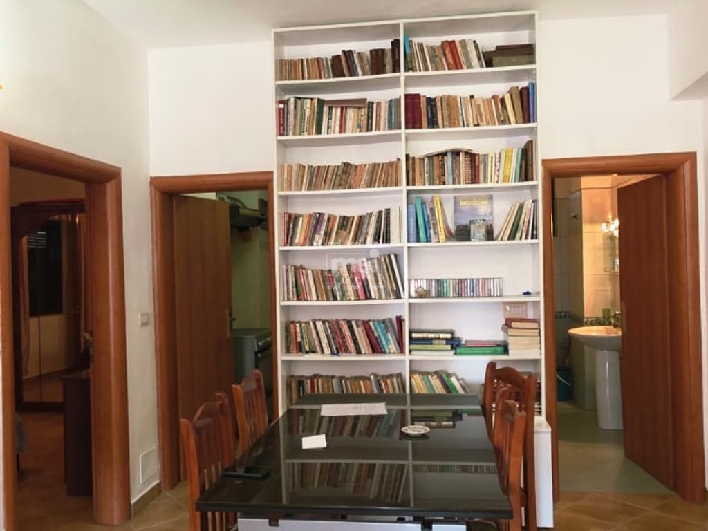 JEPET ME QERA APARTAMENT 2+1 NE QENDER!