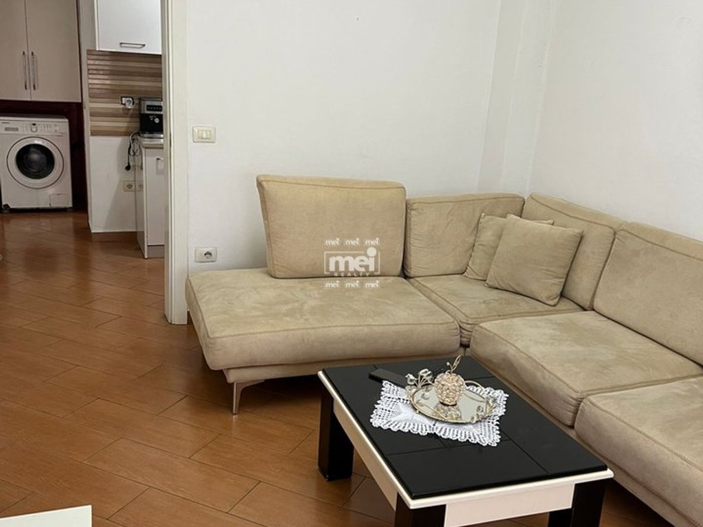 SHITET APARTAMENT 1+1 PRANE UJESJELLESIT!