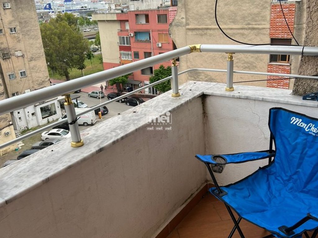 SHITET APARTAMENT 1+1 PRANE UJESJELLESIT!