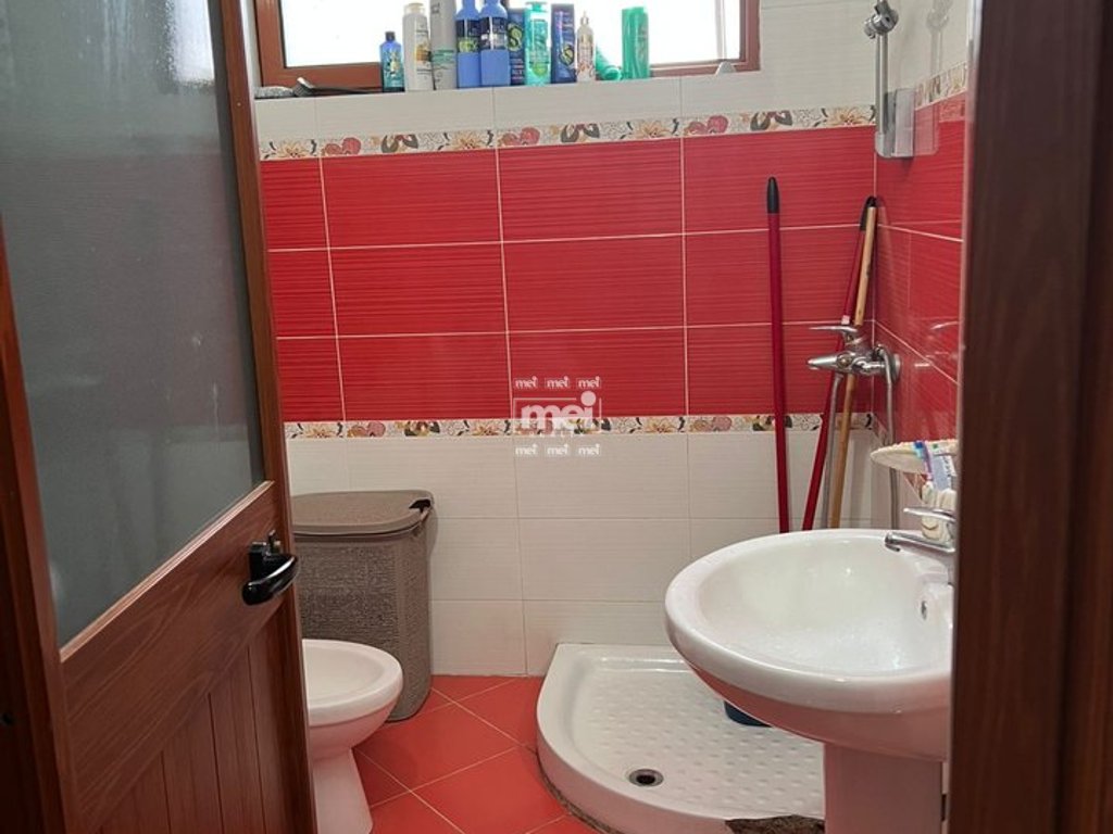 SHITET APARTAMENT 1+1 PRANE UJESJELLESIT!