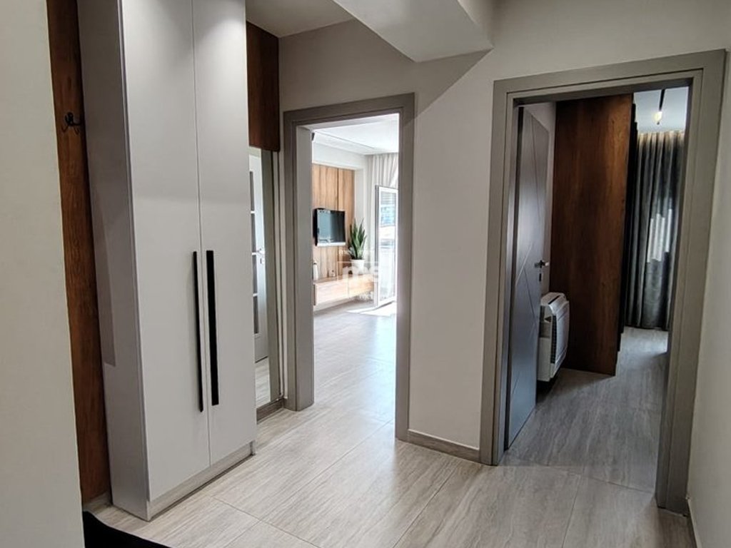 SHITET APARTAMENT 2+1 PRANE UJESJELLESIT!