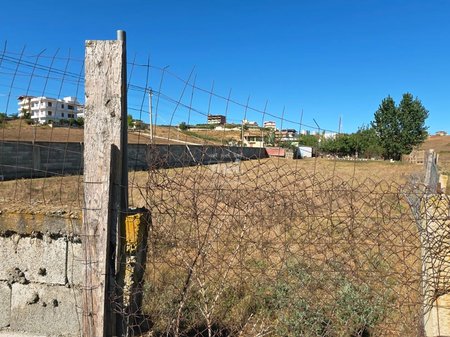 SHITET 700 M2 TOKË ARË NË ARAPAJ