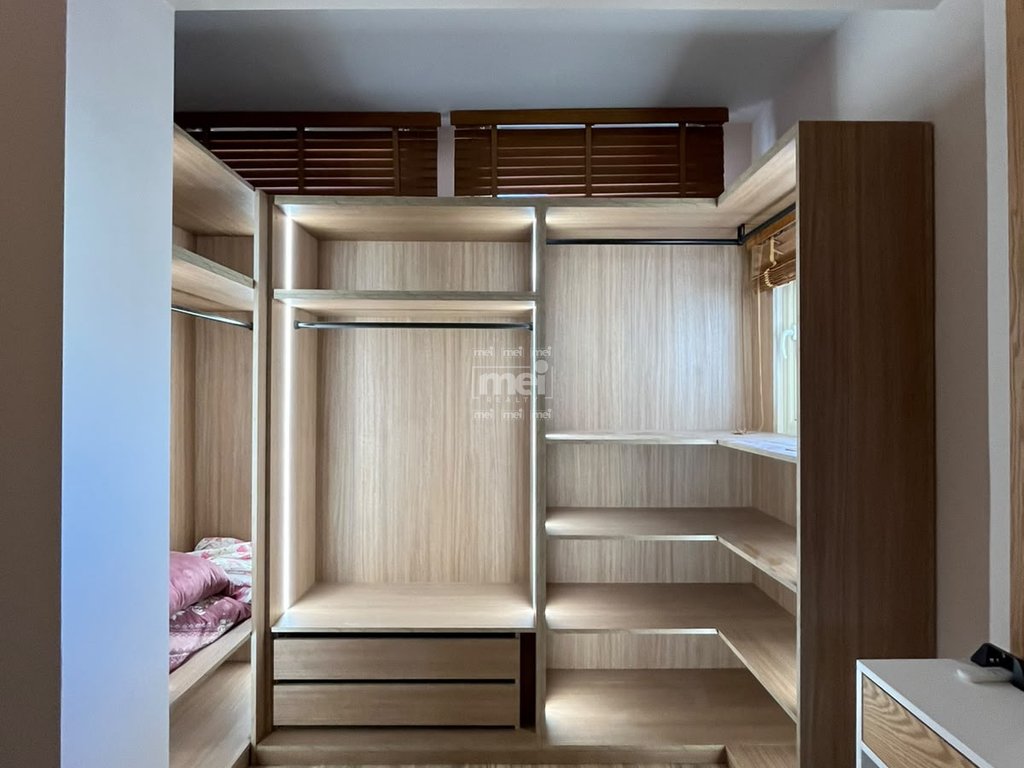 SHITET SUPER APARTAMENT 2+1  TEK RRUGA E RE E PORTIT!