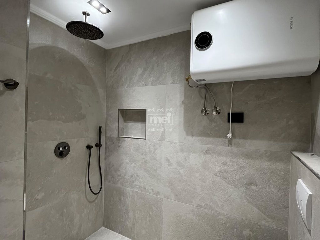 SHITET SUPER APARTAMENT 2+1  TEK RRUGA E RE E PORTIT!